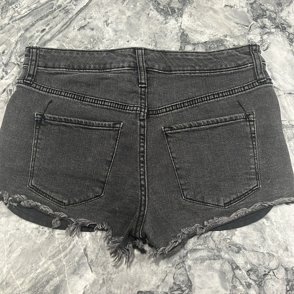 Black High Rise Shorts Mossimo Size 6 - Picture 2 of 2